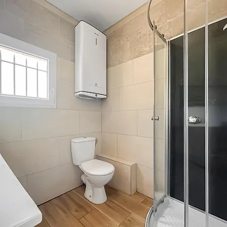 T2 Lumineux Avec Terrasse à *