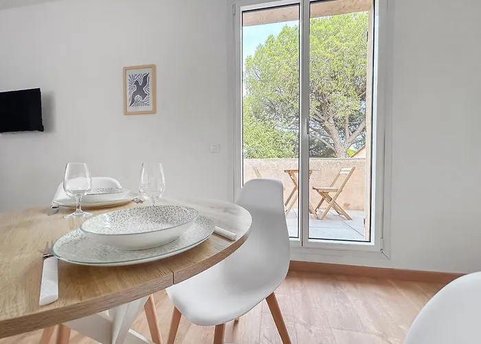 T2 Lumineux Avec Terrasse A Apartament *