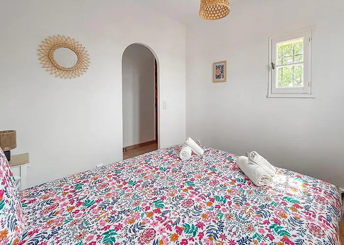 T2 Lumineux Avec Terrasse A Fréjus