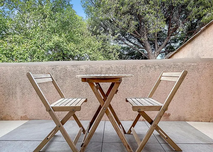 T2 Lumineux Avec Terrasse A Apartament *